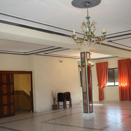 Hotel Carvajal Torrejón el Rubio Екстериор снимка