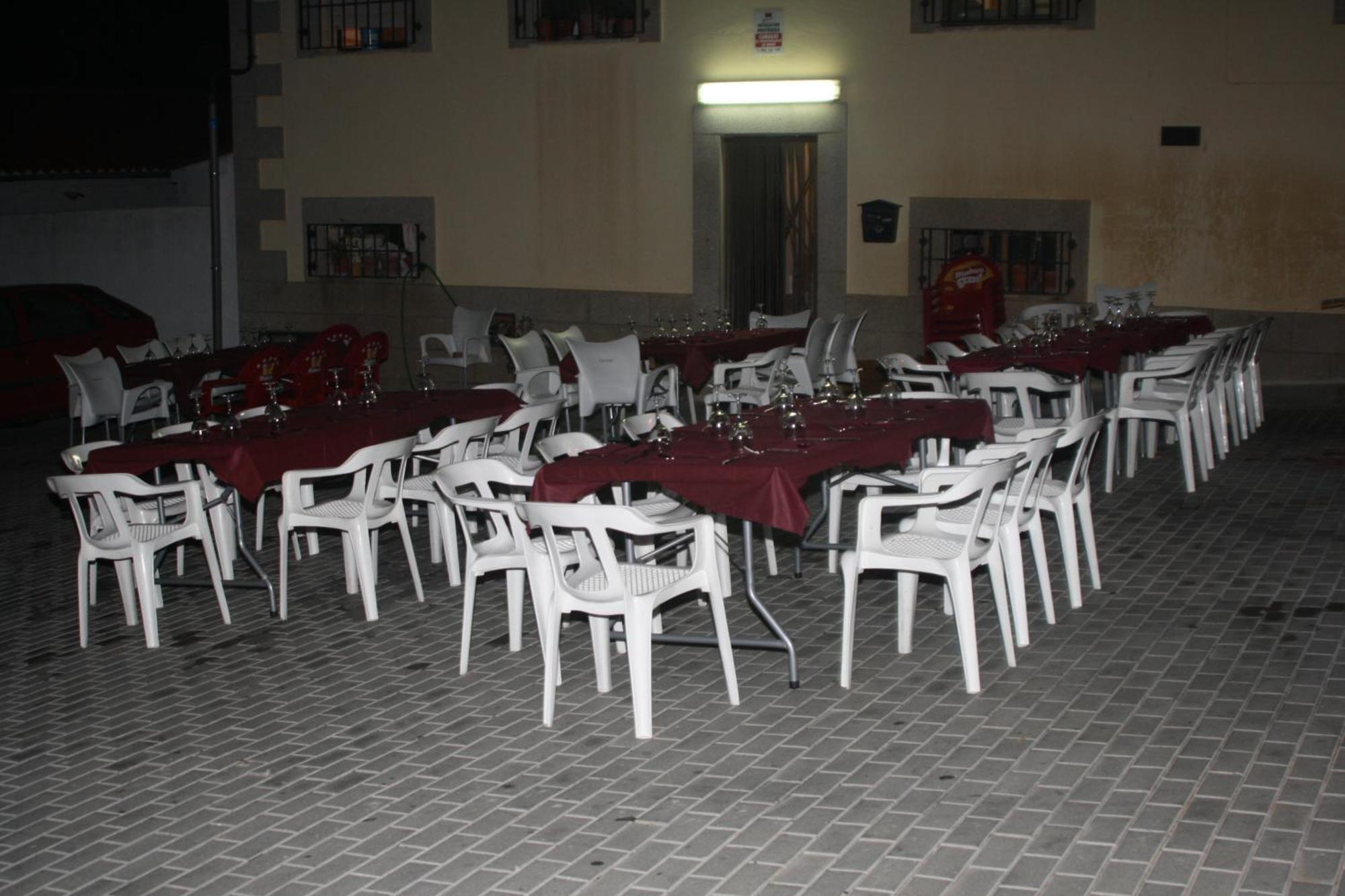 Hotel Carvajal Torrejón el Rubio Екстериор снимка