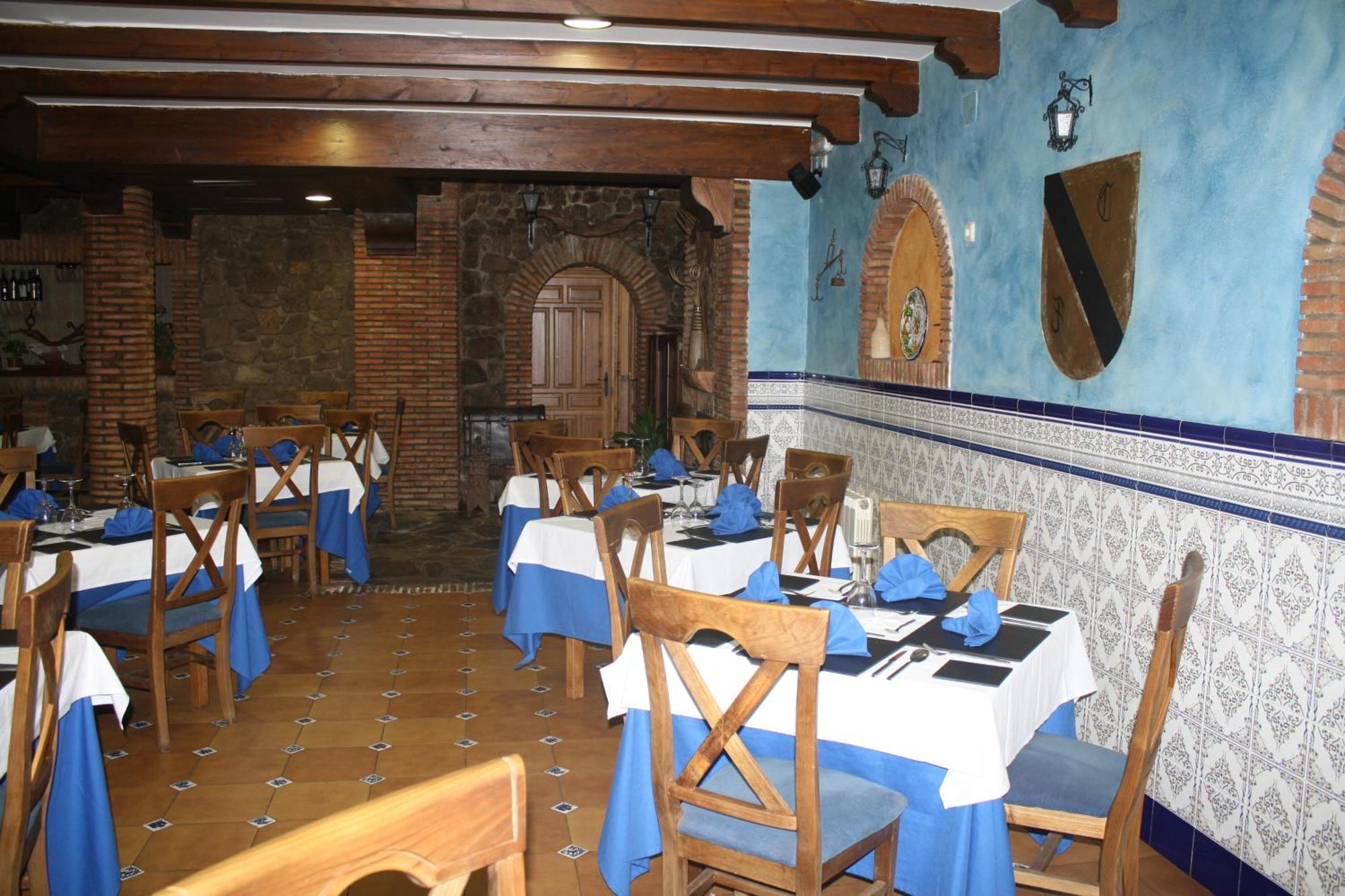 Hotel Carvajal Torrejón el Rubio Екстериор снимка