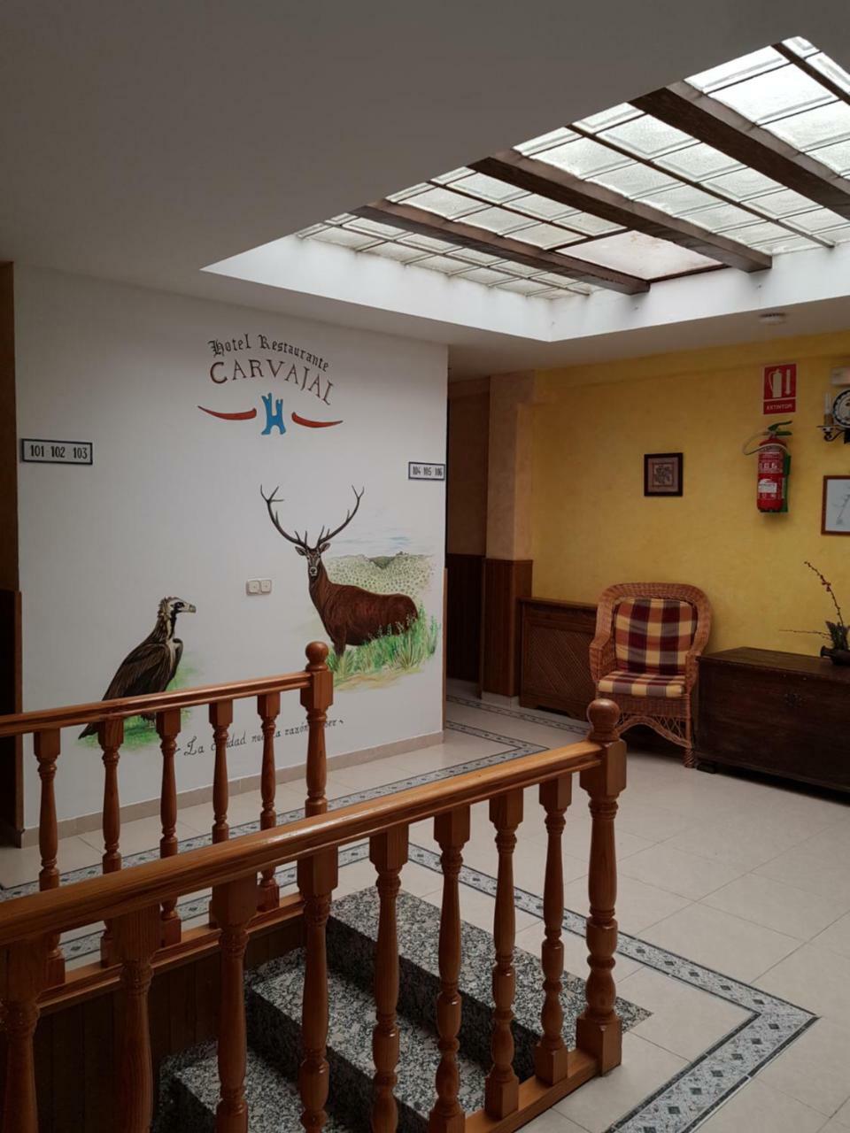 Hotel Carvajal Torrejón el Rubio Екстериор снимка