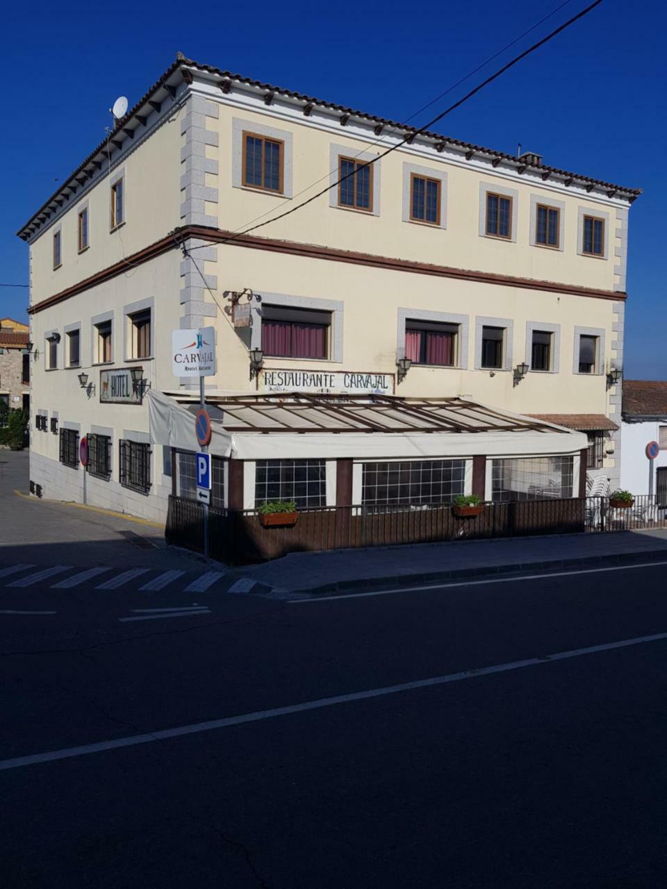 Hotel Carvajal Torrejón el Rubio Екстериор снимка