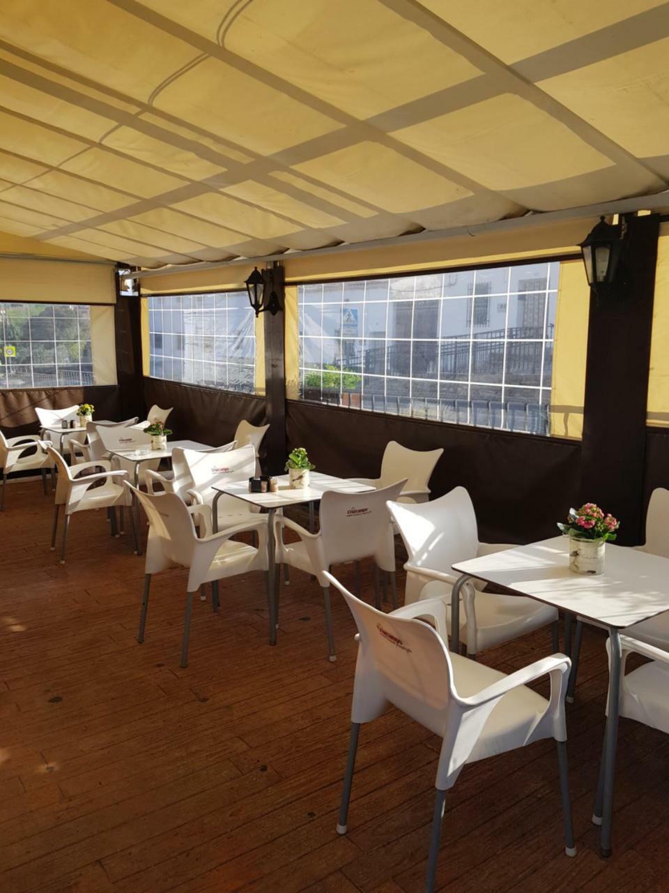 Hotel Carvajal Torrejón el Rubio Екстериор снимка